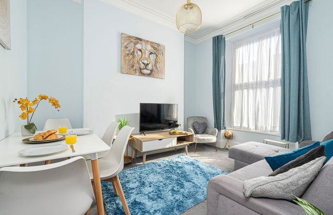 JOIVY Charming 4-Bed House Near The Hoe Park - Foto 13