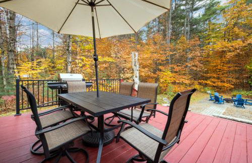 3BR Lake Luzerne Retreat with Game Room & Cozy Fire Pit - Foto 4