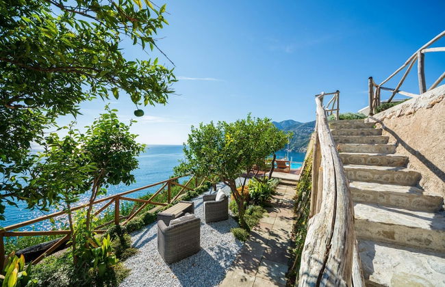 Luxury Villa Vittoria- Villa With Garden Swimming Pool and Jacuzzi Overlooking the sea - Foto 7