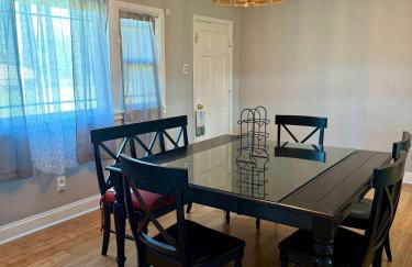 Serene Bayou Retreat - Spacious Family Home - Foto 22