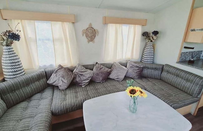 3-bed Cabin, Sleeps 6 With Pool & 5 Mins to Beach - Foto 9