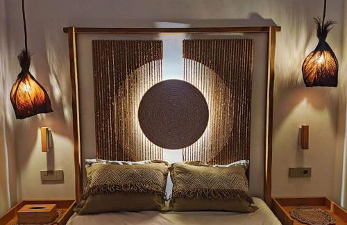 L A Boutique Suites with Private Hot Tub - Photo 49