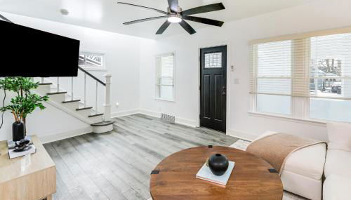 Walkable and Modern! Syracuse Home Near Campus - Foto 4