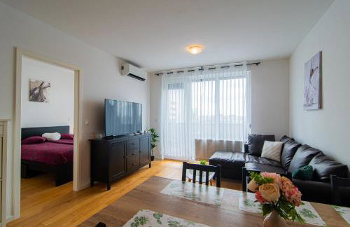 Flexible SelfCheckIns 93 - Zagreb - Garage - Balcony - Bedroom - Photo 3