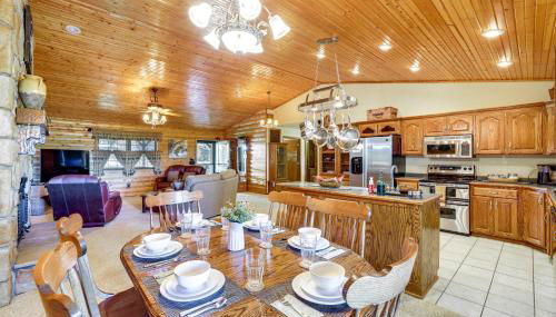 Just a Cast Away Cassville Cabin with Covered Deck - Foto 5