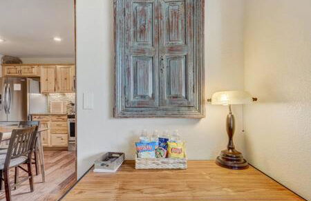 Cabin~Views~Heart of Town~W&D~Fireplace~Kitchen - Foto 15