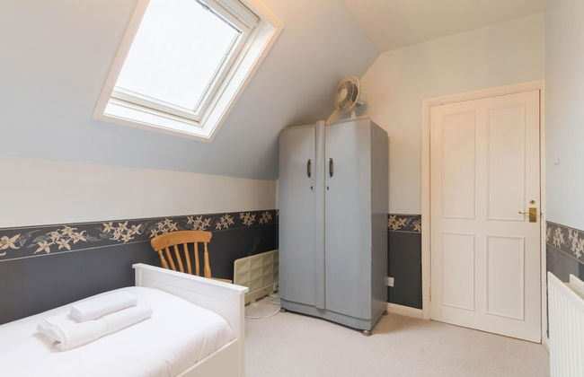 HOLIDAY HOME OF THE MONTH Finchley Sleeps 4 - Foto 4