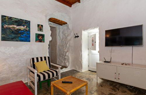 Bohemian Art House - 2BR in Yaiza & Garden - Photo 17