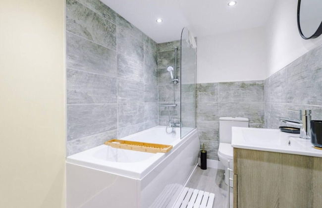 Old Trafford Two-bedroom Stay by Belvilla - Photo 15