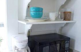 Serene Tiny House with a Big Charm for Glamping in Virginia - Photo 5