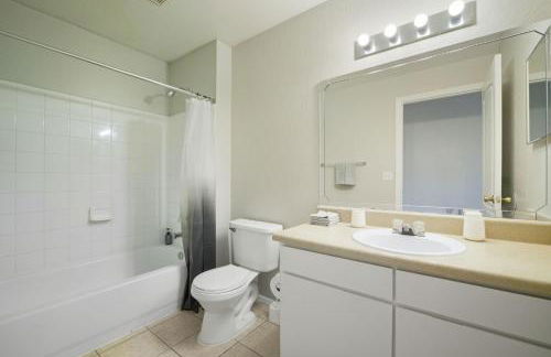 2BR with Resort-Style Amenities - Foto 9