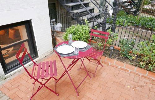 On DCs Doorstep Family Friendly 2 bed Cap Hill Apt - Permit - Foto 3