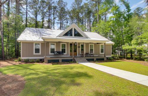 Spacious Midway Cottage with Porches, Near Hunting! - Foto 1