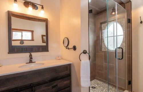 Vermont Retreat 3BR with Mountain Views and Trails - Foto 16