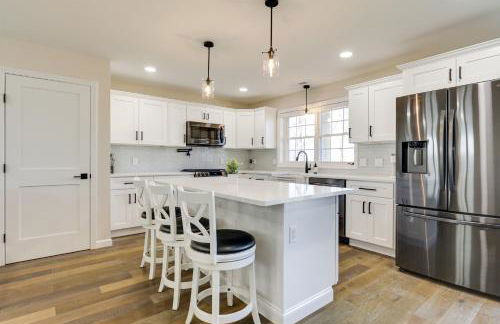 Renovated Family Home on Providence River! - Foto 1