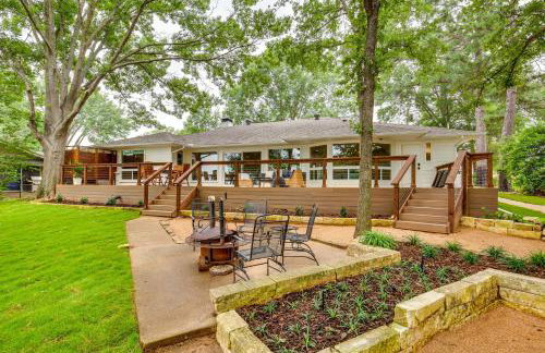 Private Dock Lakefront Enchanted Oaks Retreat - Foto 1