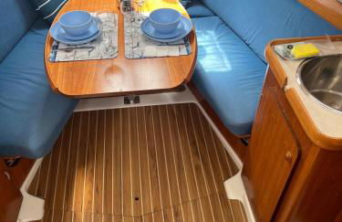 DeepBlue sail boat - Photo 8