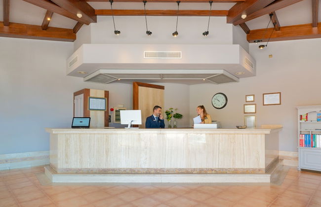 Plus Fariones Apartamentos - Photo 57