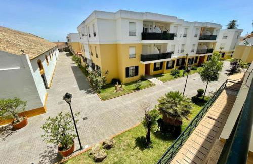 La Bodega del Mar - Luminoso y céntrico apto con piscina en verano y parking - Foto 20