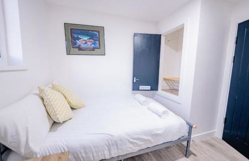 10BR 4Bath Home, Stag Do, Contractors, Big Group - Foto 12