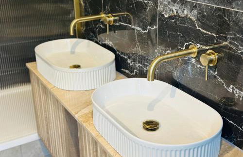 Red Roofs - 5BR Luxury - Large Gardens - EV Point - Near Edinburgh - Photo 13