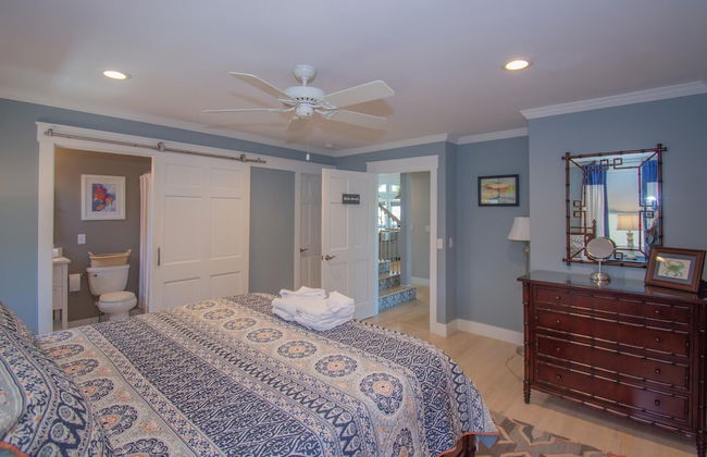 5 Bed Sleeps 12 With Water Views - Photo 4