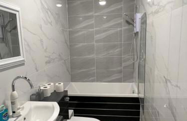 The Bake Apartment - 5 bedroom Large Apartment sleeps up to 16 person - Foto 18