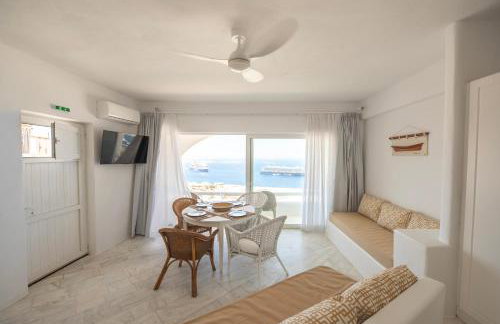 Eagles Nest Mykonos Suites & Apartments - Shared Pool & Jacuzzis - Foto 1