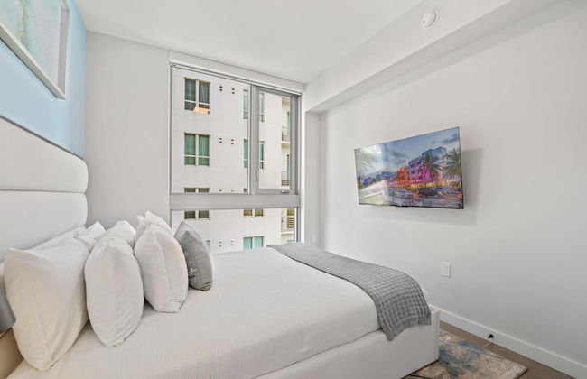 Modern High-Rise Condo with Pool/Gym, in Central DT MIAMI! - Photo 34