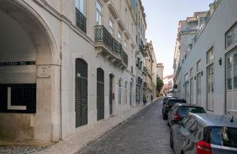 WHome Timeless Design Meets Central Convenience - Photo 28