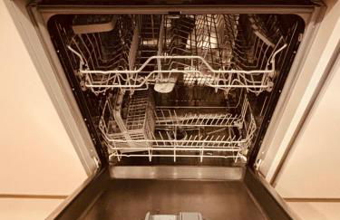 Modern apartment with balcony and free parking - Foto 6