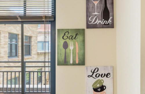 Luxury Stay-Free Parking-Amazon HQ-Nearby DC-Wifi-Pool-Gym - Photo 58