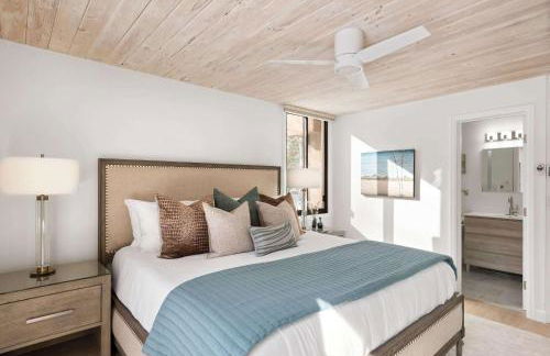 Renovated Riverfront 3 BR, 2 BA with Pool - Walk to Town! - Foto 3