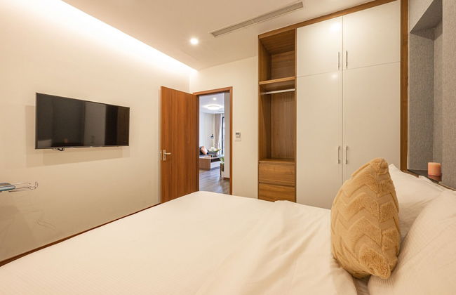 Luxe Paradise Suites Tay Ho - Photo 13