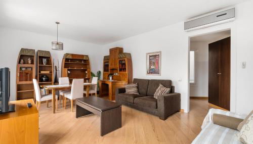 For couples, families and groups, Barcelona center - Photo 3