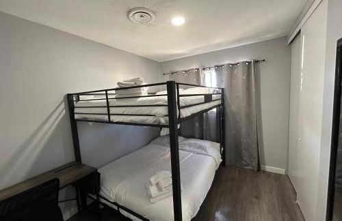 Big Group, Remodeled, Landscaped, King Beds, Desks - Foto 19