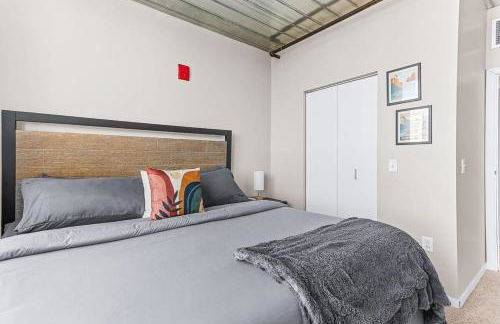 2 Apts w King Beds - Near Kerrytown - Photo 25