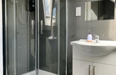 Cosy 3 Bed Apartment Near Birmingham Airport & NEC Perfect for Groups & Contractors! - Foto 5