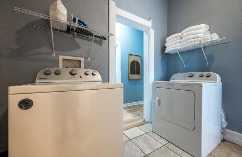 Affordable, Quaint Retreat! 5 Mins to Downtown - Photo 17