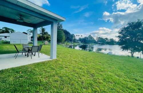 Brand New Lake View House - Self Check-In - Photo 1