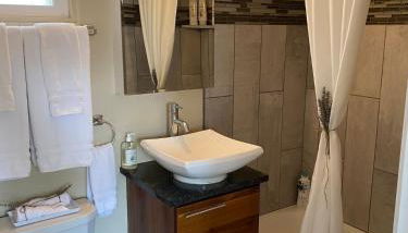 The Flagstone Boutique Inn & Suites - Foto 3, towels, Shower