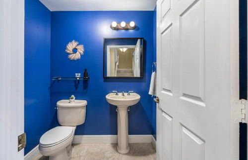 Salty Fox 5BD Oasis w Spa, Beach & Downtown - Foto 43