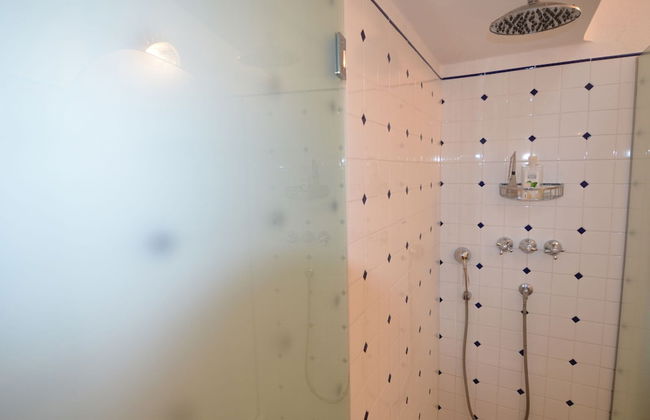 Furry Frinds With Family Home - Photo 21