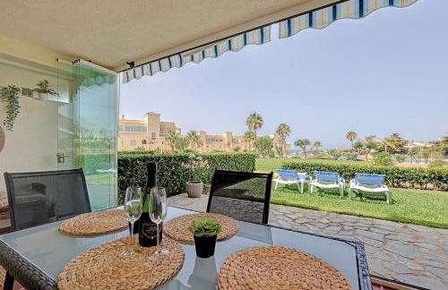 La Cala gorgeous 2 bedroom apartment with stunning gardens, pools and sea views - Photo 12