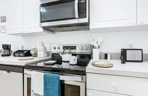 The Galactic Getaway, 3Bed, 2Bath Apartment, Free Parking, Heated Pool - Foto 48