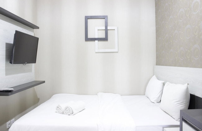 Simply Homey 2BR Apartment Parahyangan Residence - Photo 2