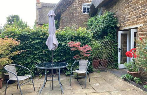 Beautiful Thatched Cottage with Piano - Foto 7