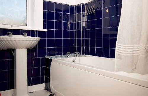 Private Entrance GF 2 bed flat near Renfrew Centre - Pass the Keys - Foto 73