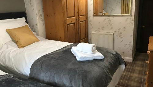 Keepers Cottage Serviced Accommodation Yorkshire - Foto 5, wardrobe