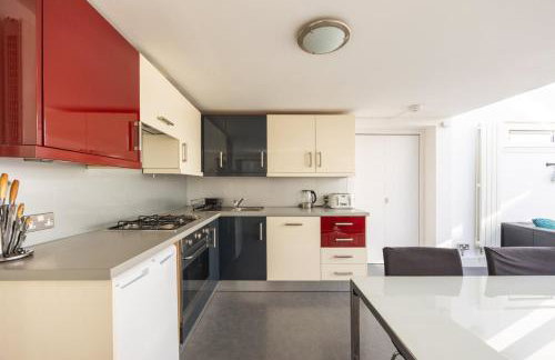 GuestReady - Modern home near Craigmillar area - Foto 21